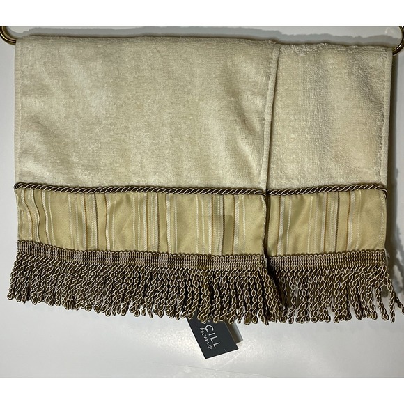 NWT Croscill Hand Towels - Two 2 - Piece Sets (4 Towels Total) with Elegant Trim - Picture 4 of 8